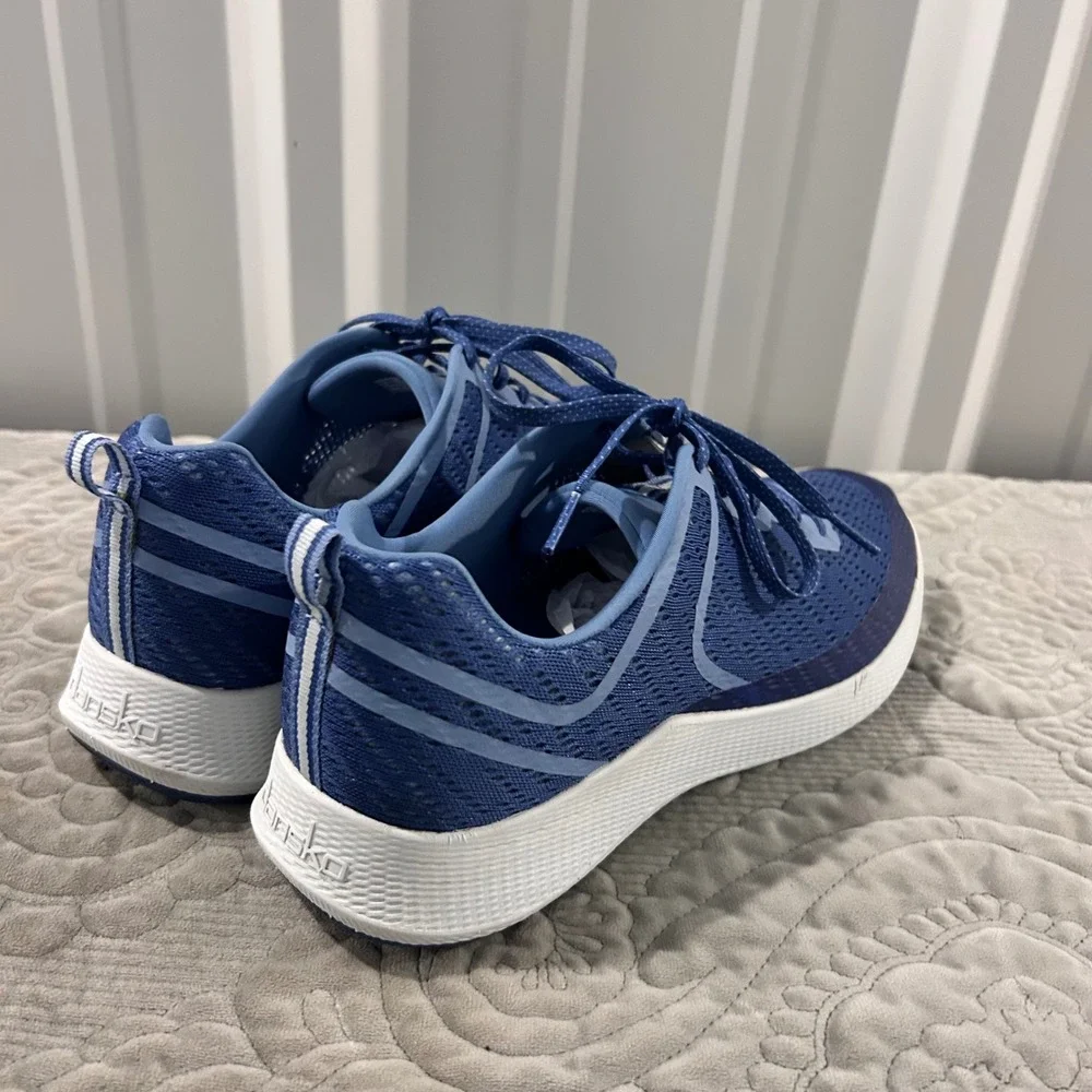 Dansko Pace Womens Blue Mesh Walking Sneakers Natural Arch Support Size 40